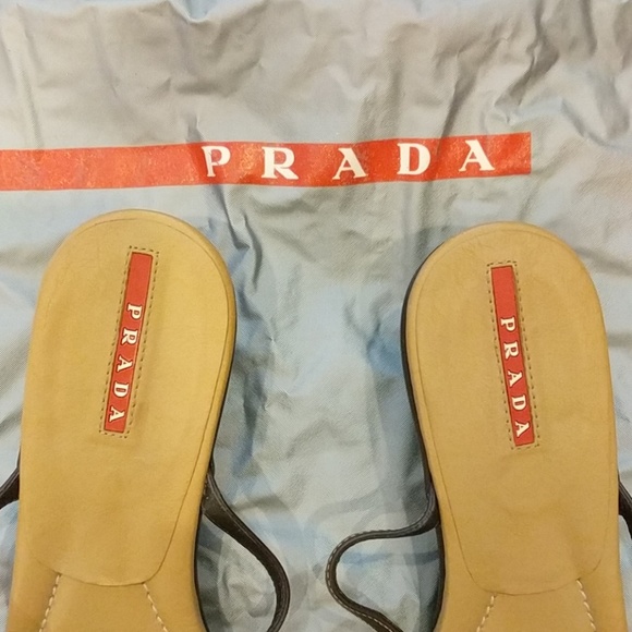 Brand New PRADA flip flop sandals with small heel - Picture 3 of 4